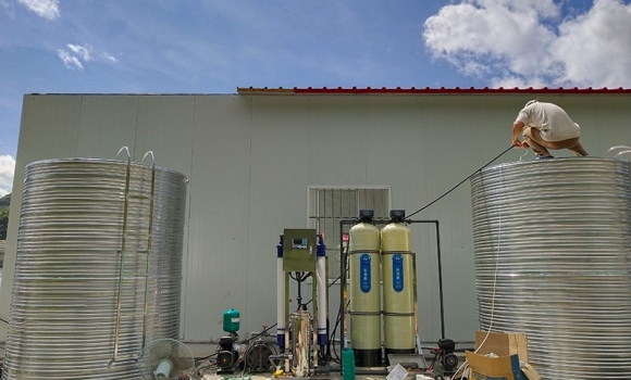 百色乐业项目部4吨超滤净水设备